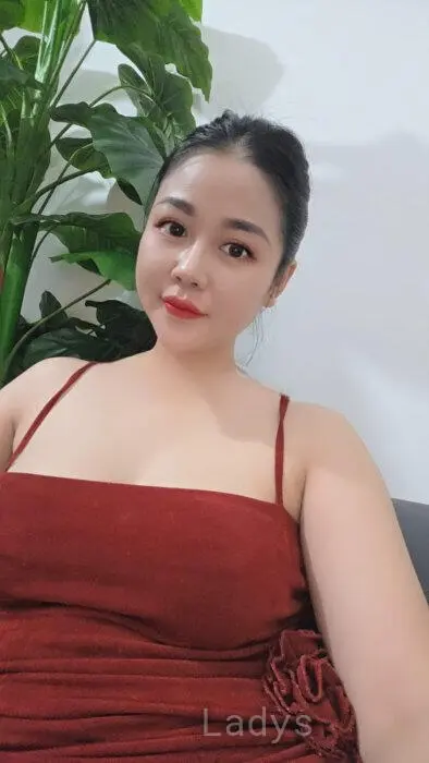 Nana (25) – Call Girl & Independent Escort Service in Abu Dhabi - Gallery Photo 2