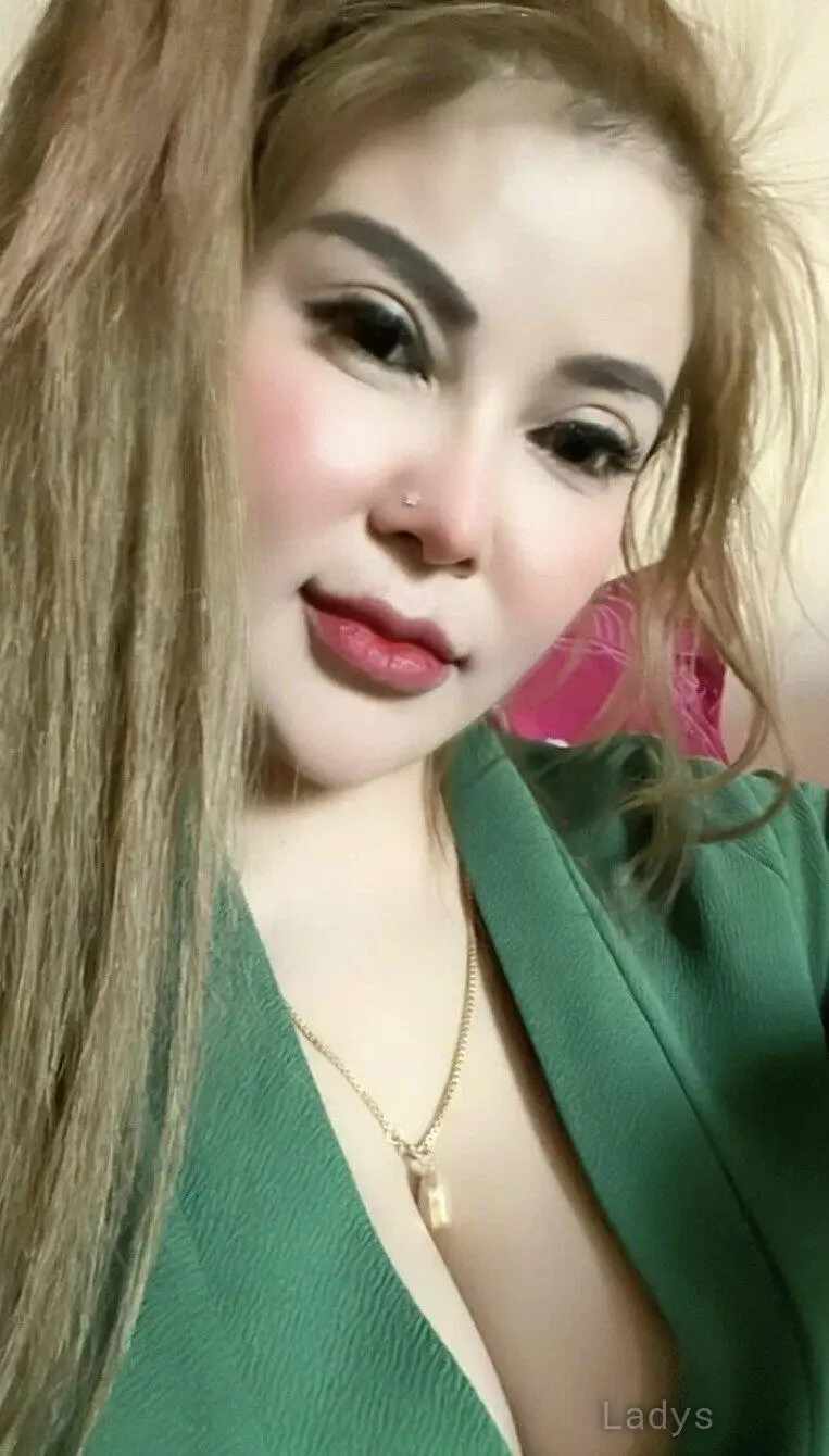 Emily (23) – Call Girl & Independent Escort Service in Al Hufūf - Gallery Photo 3