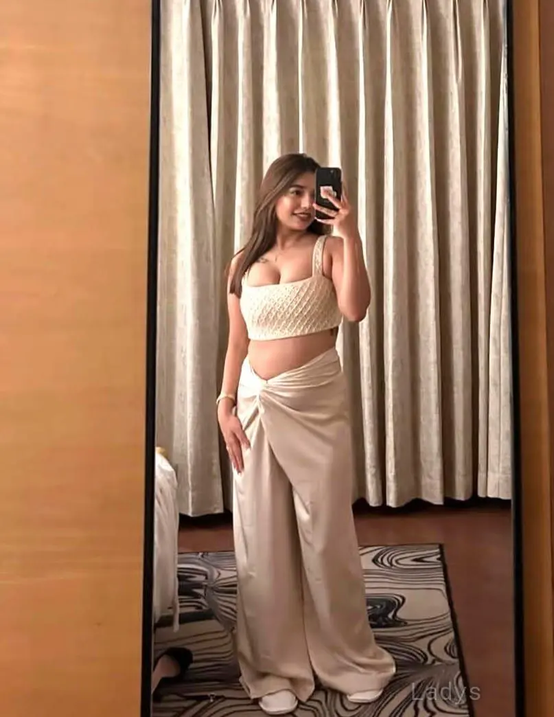 Ahilya (23) – Call Girl & Independent Escort Service in Koh Larn - Gallery Photo 3