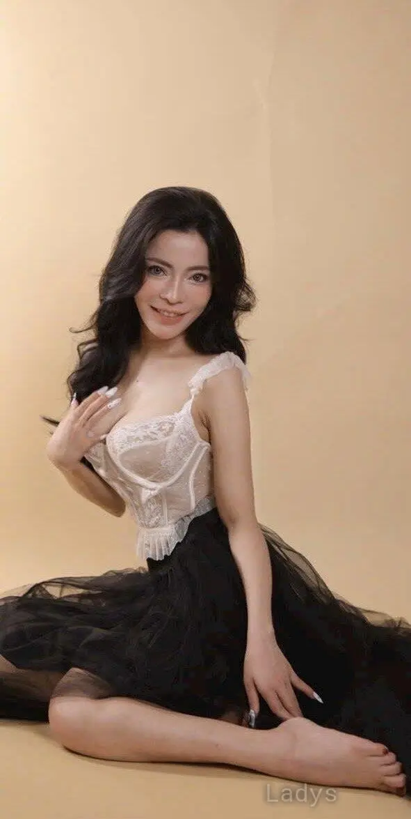 Mina (25) – Call Girl & Independent Escort Service in Jeddah - Gallery Photo 8