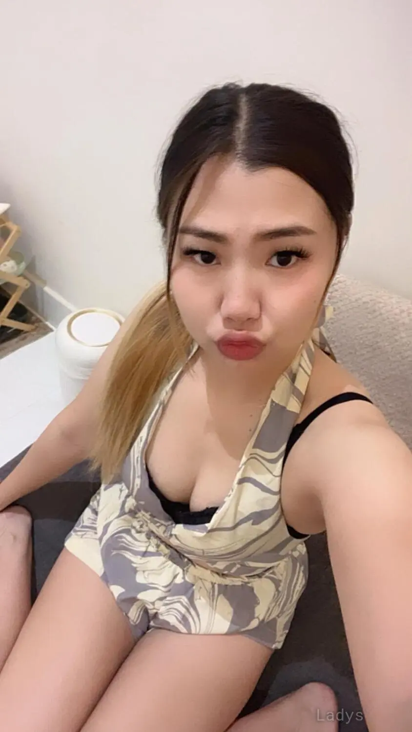Minnie (27) – Call Girl & Independent Escort Service in Dammam - Gallery Photo 3