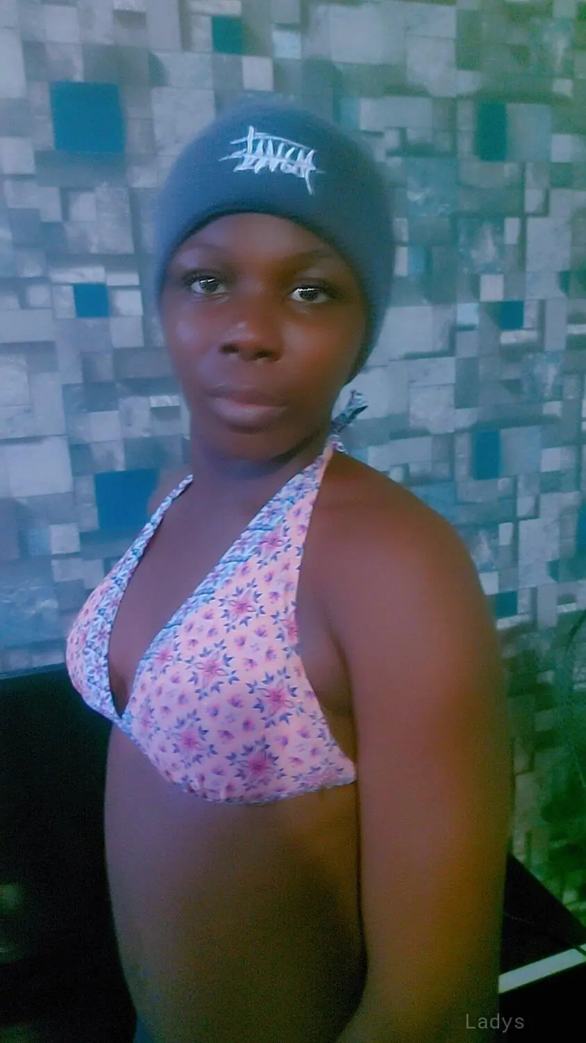 Sonia (22) – Call Girl & Independent Escort Service in Al Ain City - Gallery Photo 2
