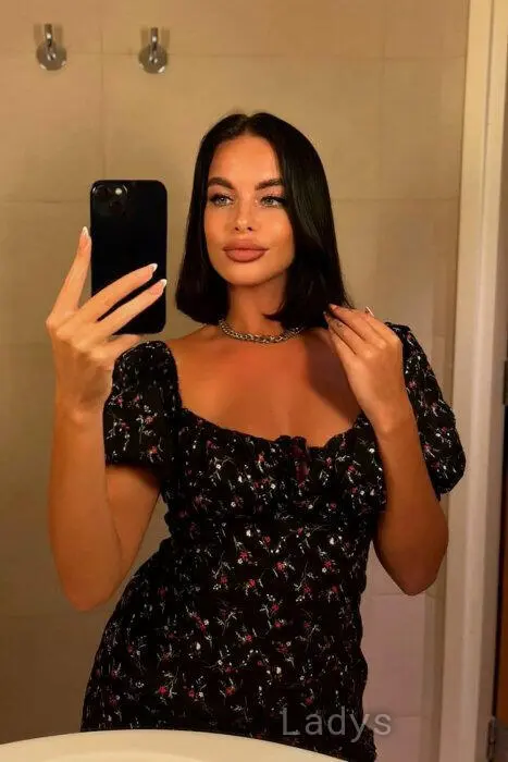 Melissa (23) – Call Girl & Independent Escort Service in Abu Dhabi - Gallery Photo 3