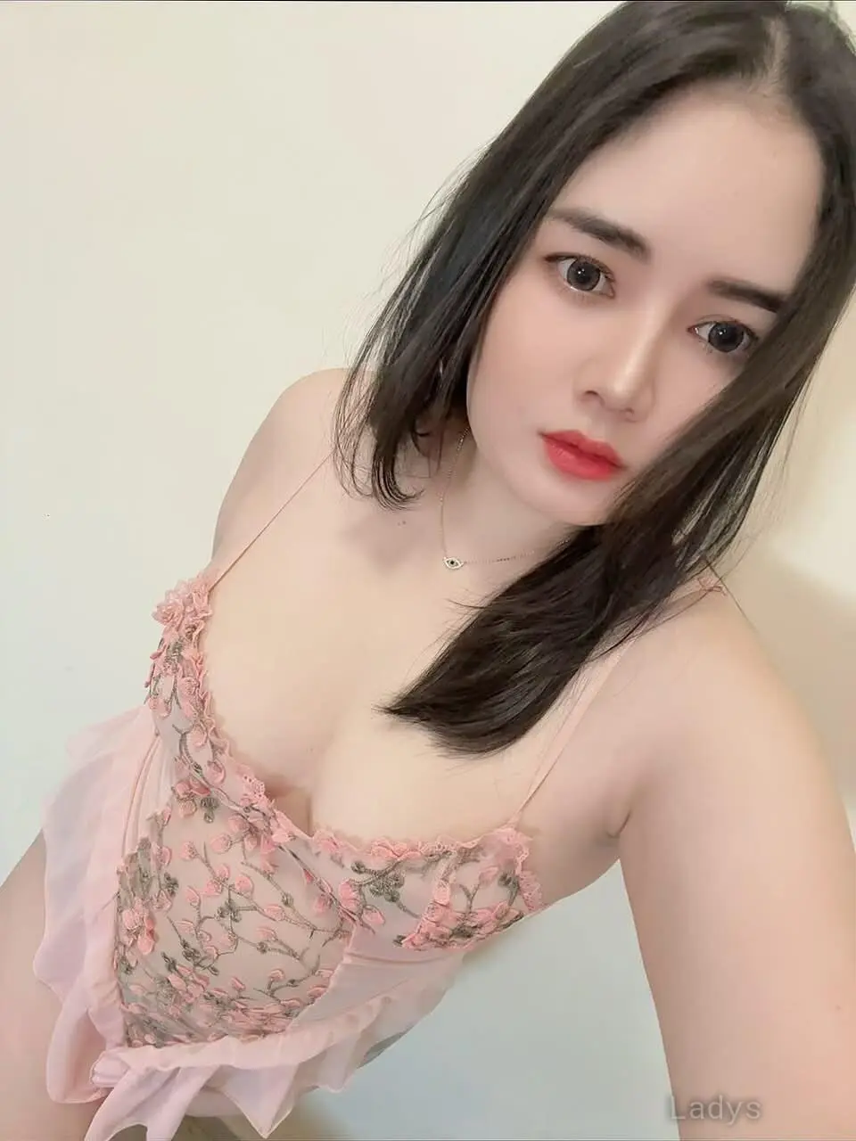 Ella (25) – Call Girl & Independent Escort Service in Pattaya - Gallery Photo 5