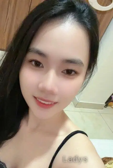 Juli (26) – Call Girl & Independent Escort Service in Manama - Gallery Photo 3