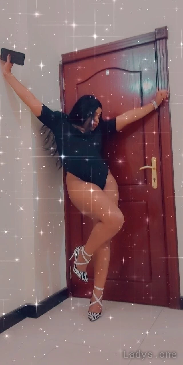 Zara (23) – Call Girl & Independent Escort Service in Al Muharraq - Gallery Photo 2