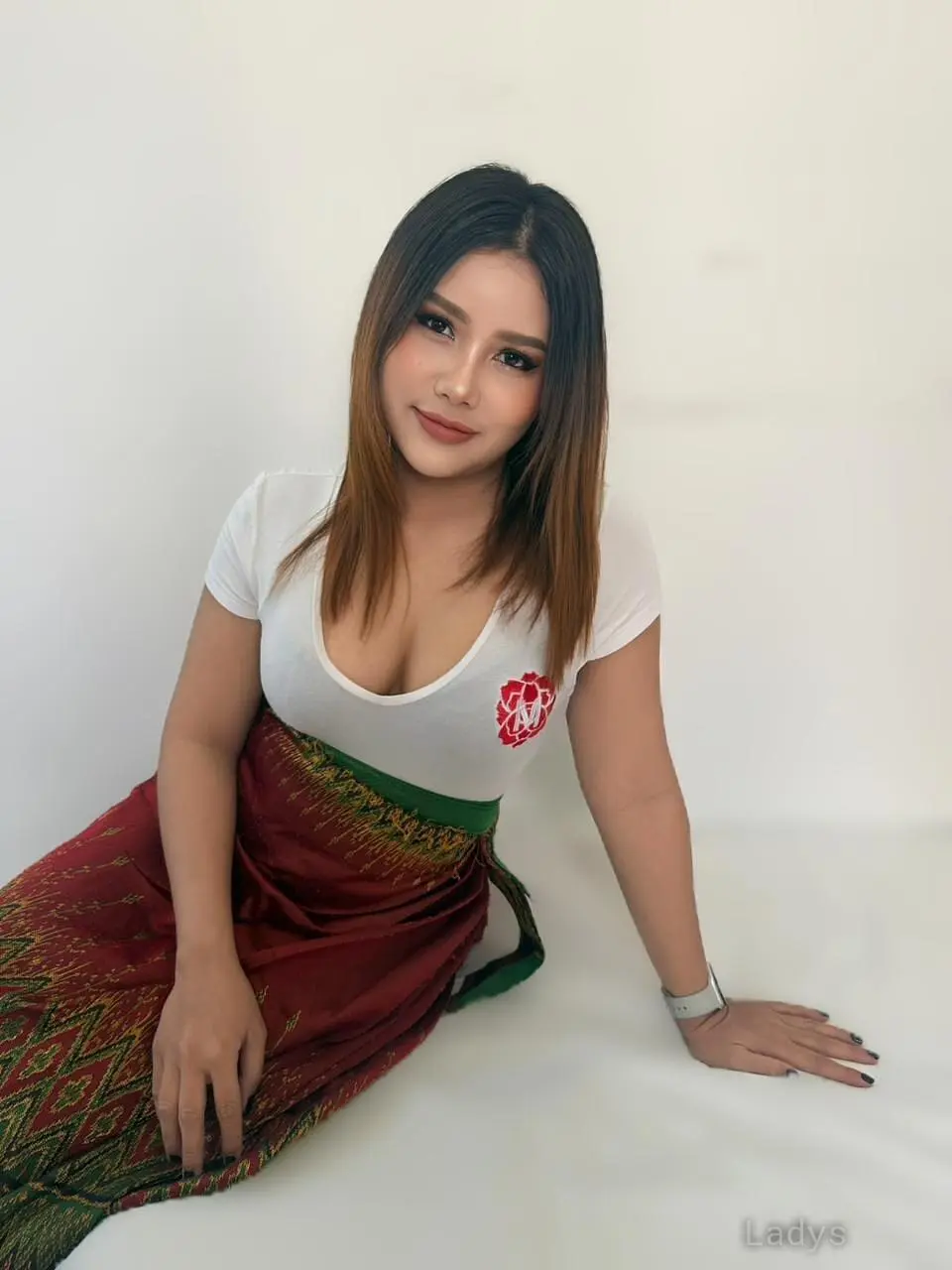 Amina (25) – Call Girl & Independent Escort Service in Abu Dhabi - Gallery Photo 4