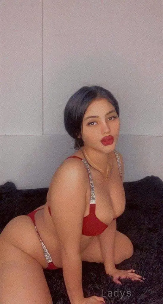 Heyani (25) – Call Girl & Independent Escort Service in Al Hufūf - Gallery Photo 3