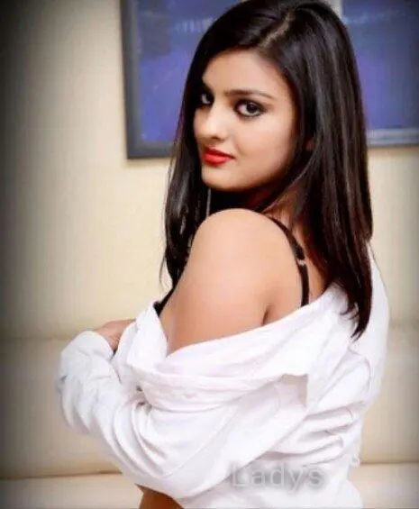Priya (21) – Call Girl & Independent Escort Service in Vadodara - Gallery Photo 2