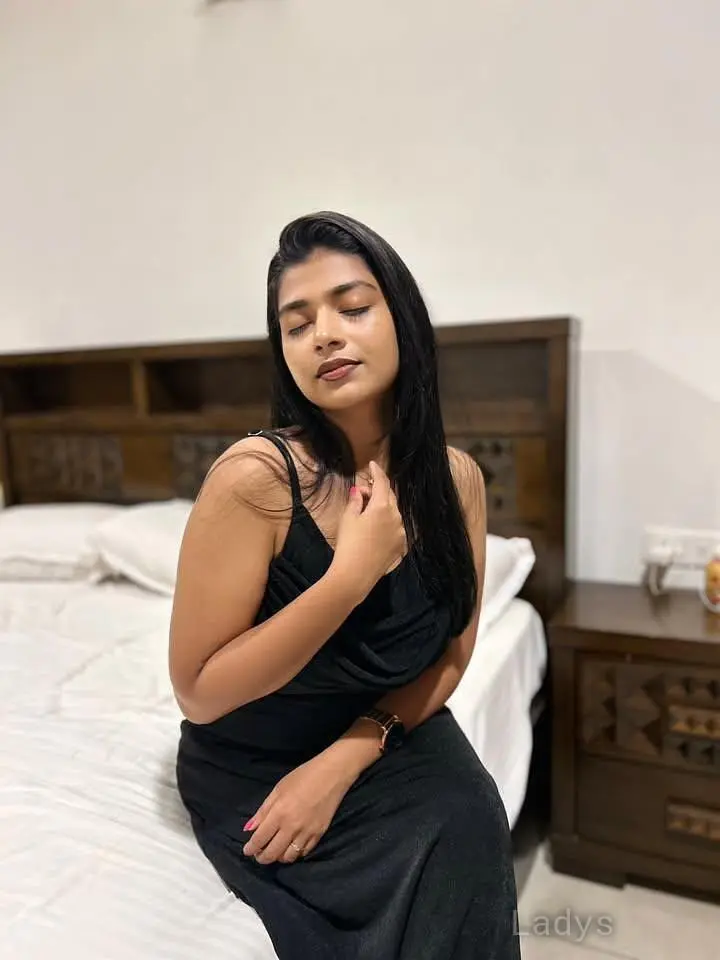 Anushka (22) – Call Girl & Independent Escort Service in Vadodara - Gallery Photo 4