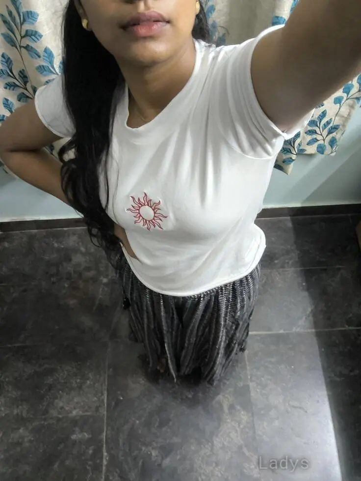 Alisha (21) – Call Girl & Independent Escort Service in Vadodara - Gallery Photo 3