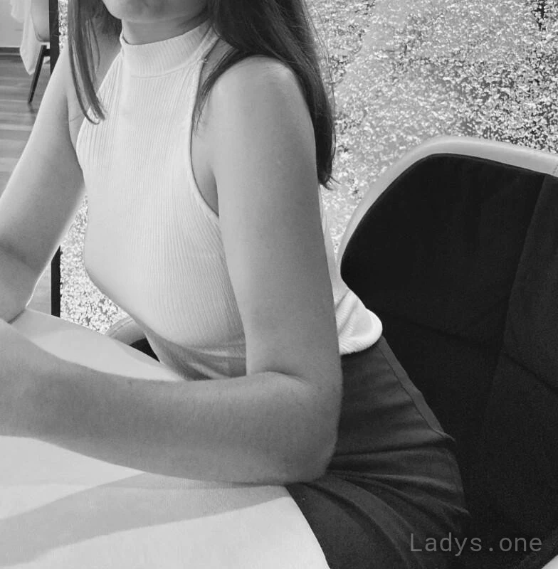 Victoria Delaney (27) – Call Girl & Independent Escort Service in Valence - Gallery Photo 4