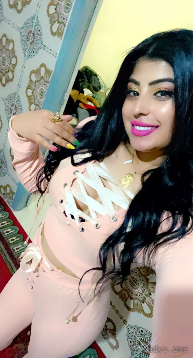 Sakina (21) – Call Girl & Independent Escort Service in Van - Gallery Photo 2