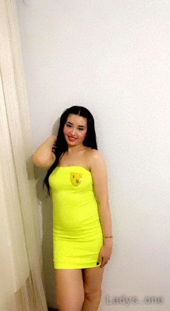 Ryta (21) – Call Girl & Independent Escort Service in Van - Gallery Photo 3