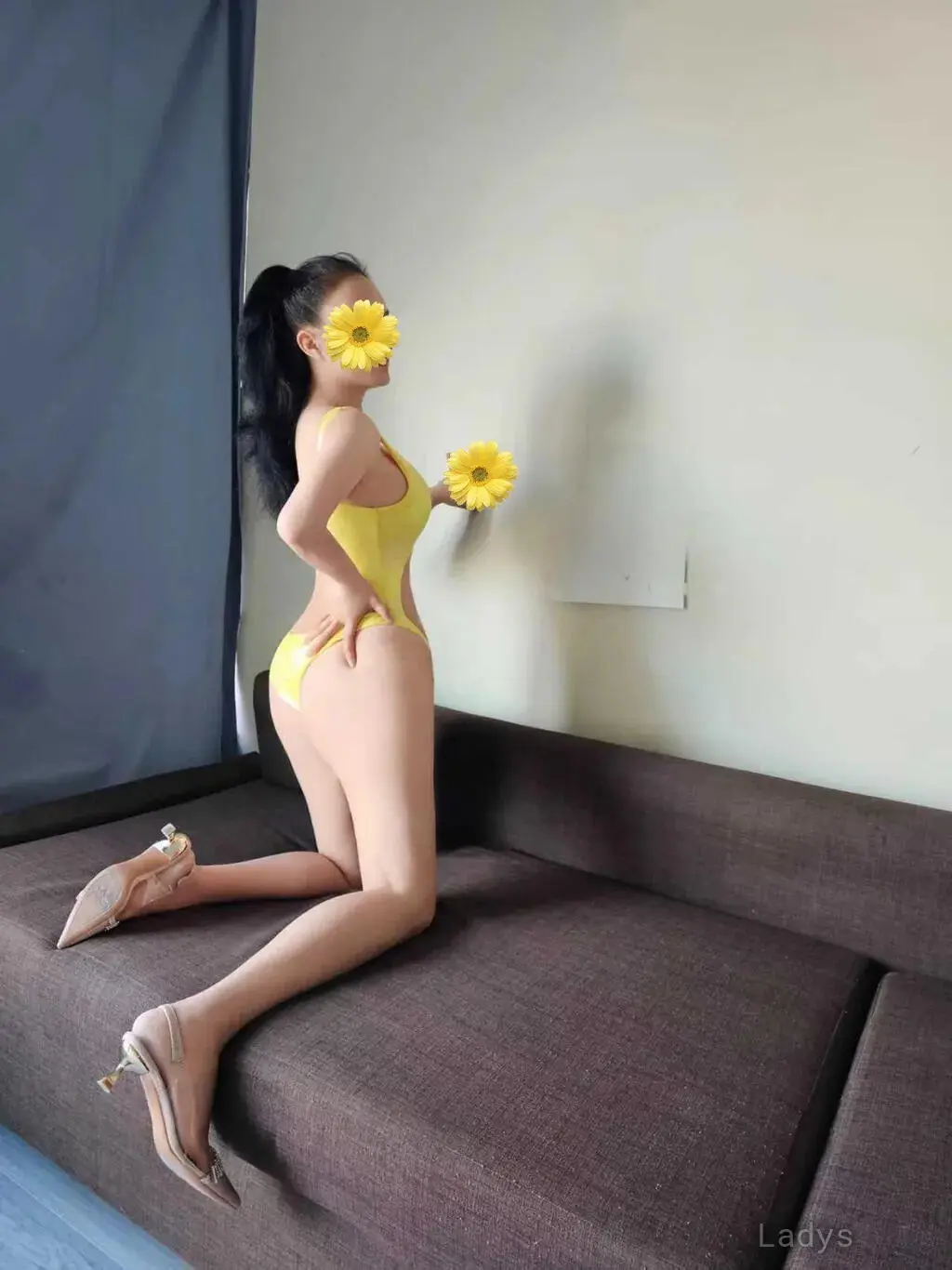 Hualin (27) – Call Girl & Independent Escort Service in Vancouver - Gallery Photo 3