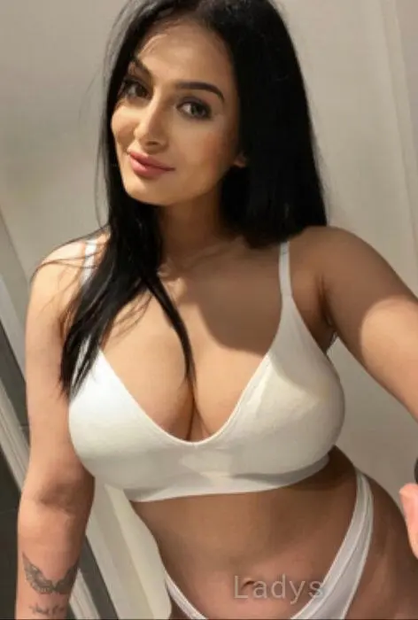 Alexandra (30) – Call Girl & Independent Escort Service in Vantaa - Gallery Photo 4