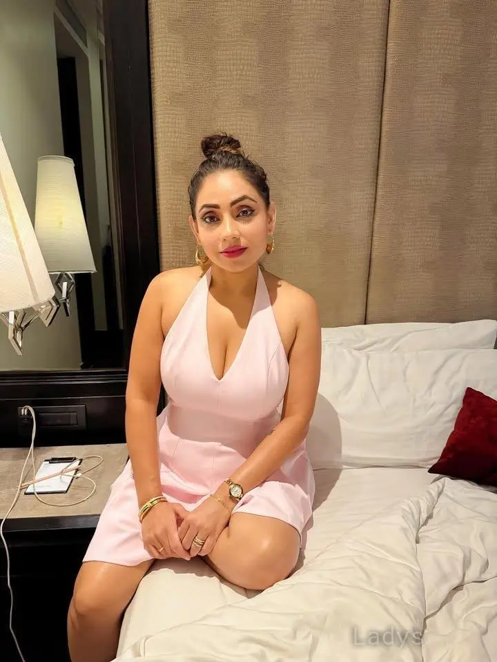 Priyanka (21) – Call Girl & Independent Escort Service in Vapi - Gallery Photo 2