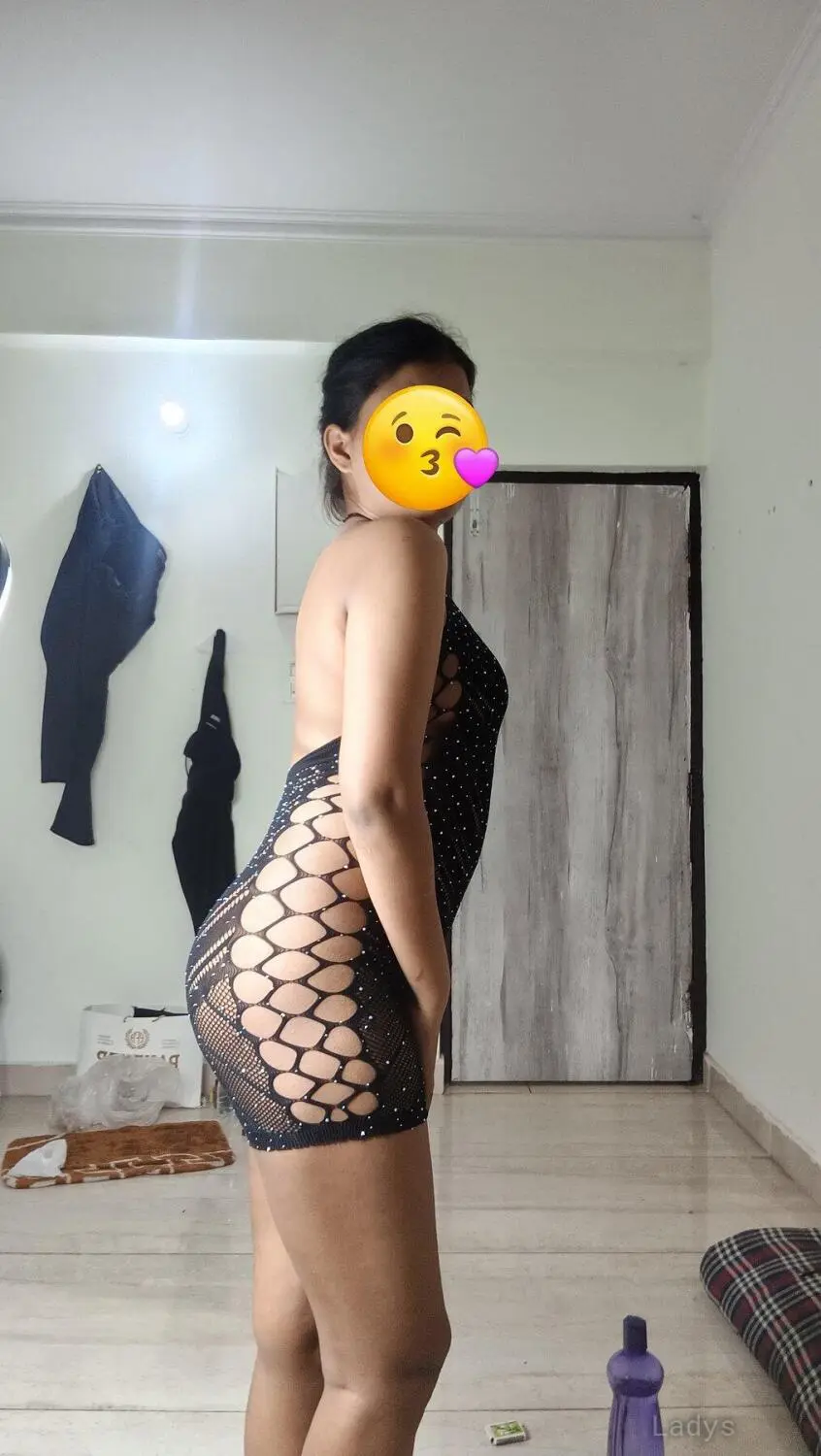 Sonam (23) – Call Girl & Independent Escort Service in Varanasi - Gallery Photo 6