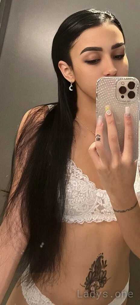 Camila Montero (21) – Call Girl & Independent Escort Service in Victoria - Gallery Photo 4