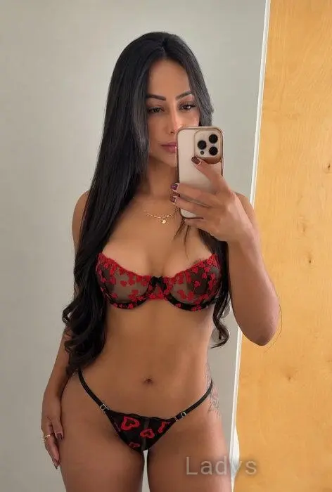 Aline (25) – Call Girl & Independent Escort Service in Vilamoura - Gallery Photo 5