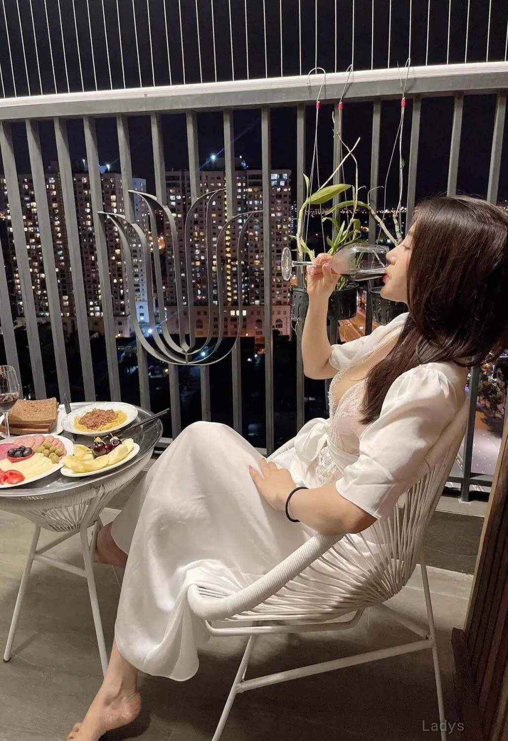 Minee (24) – Call Girl & Independent Escort Service in Vinh - Gallery Photo 3