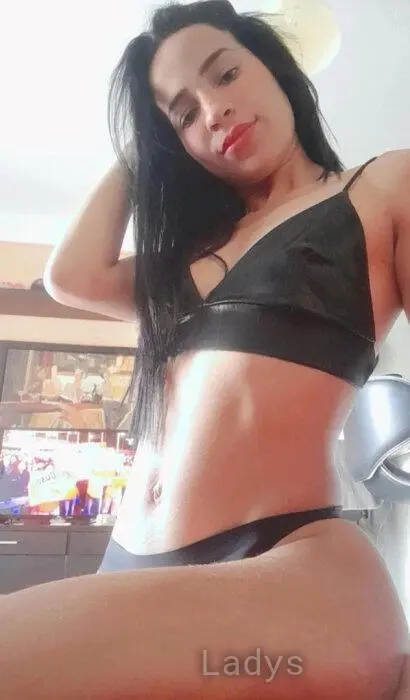 Romina (23) – Call Girl & Independent Escort Service in Vlora - Gallery Photo 3