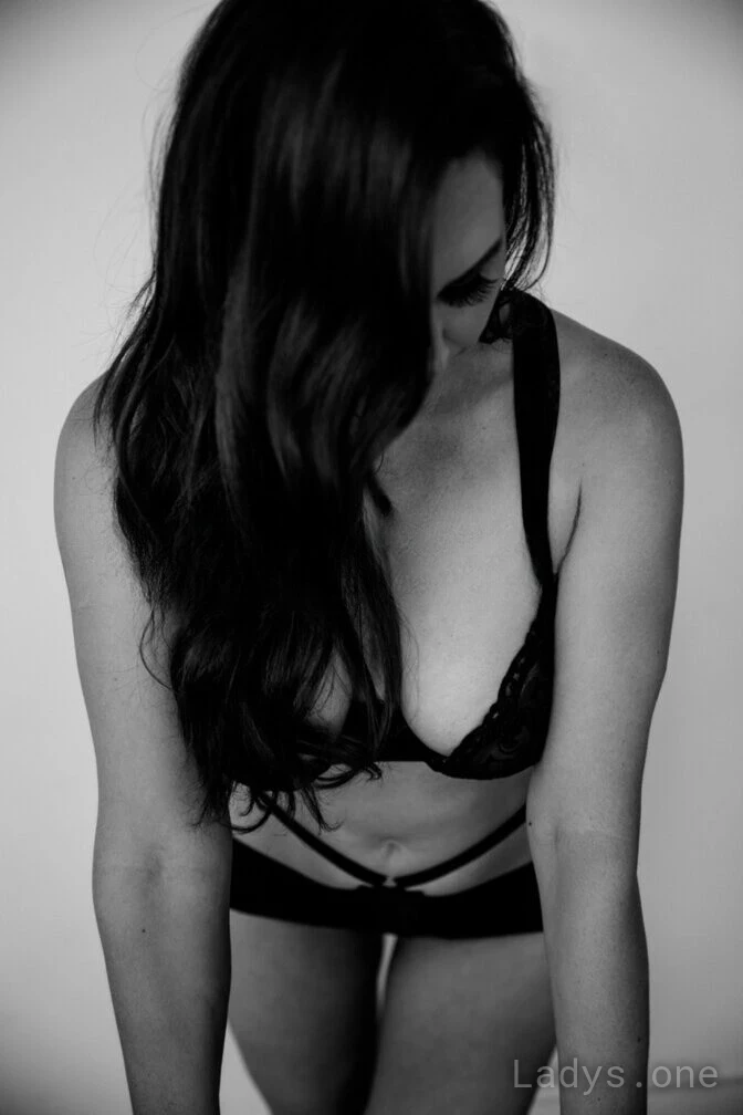 Brooklyn Bond (40) – Call Girl & Independent Escort Service in Warwick - Gallery Photo 4