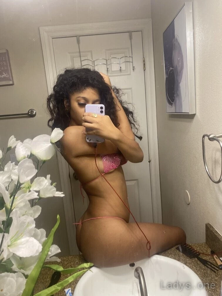 Tiara (18) – Call Girl & Independent Escort Service in Waterloo - Gallery Photo 2