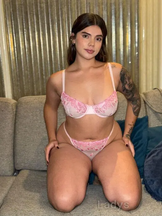 Nicol (20) – Call Girl & Independent Escort Service in Wevelgem - Gallery Photo 2