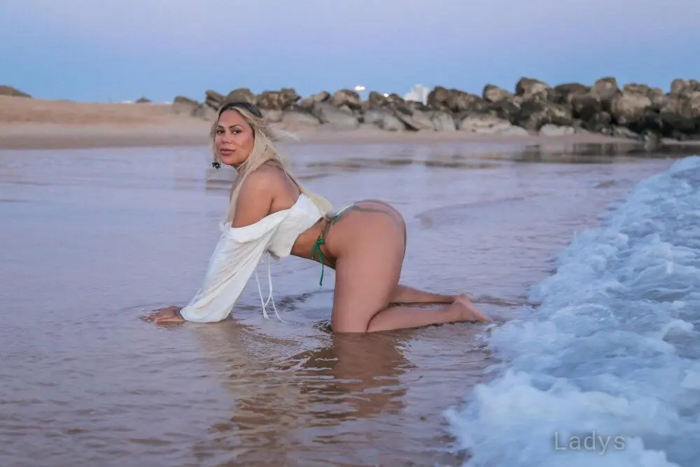 Violet (26) – Call Girl & Independent Escort Service in Wexford - Gallery Photo 4