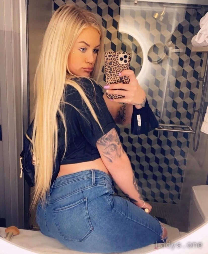 Kaylyn (25) – Call Girl & Independent Escort Service in Wheeling - Gallery Photo 5
