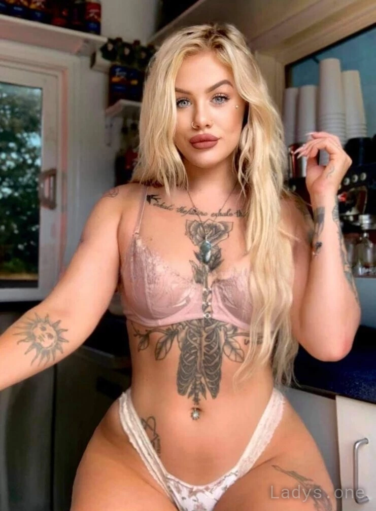 Kaylyn (25) – Call Girl & Independent Escort Service in Wheeling - Gallery Photo 2