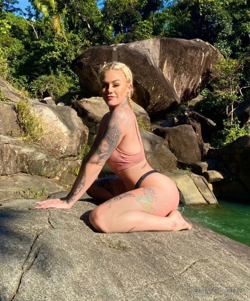 Kaylyn (25) – Call Girl & Independent Escort Service in Wheeling - Gallery Photo 4