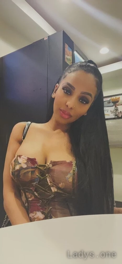 Zara (24) – Call Girl & Independent Escort Service in Wheeling - Gallery Photo 4
