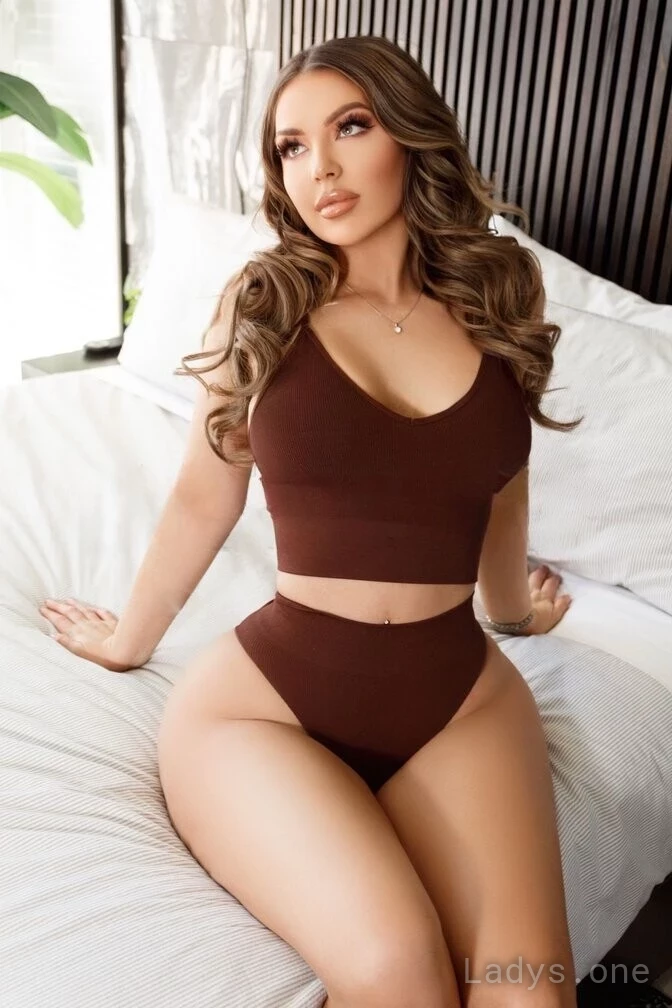 Lexy Amor (25) – Call Girl & Independent Escort Service in Wheeling - Gallery Photo 2