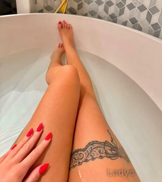 Sara (25) – Call Girl & Independent Escort Service in Wiener Neustadt - Gallery Photo 5