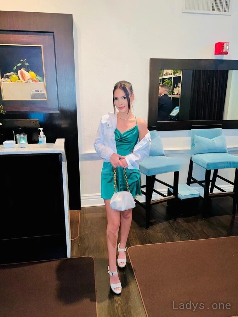 Mary (24) – Call Girl & Independent Escort Service in Woonsocket - Gallery Photo 4