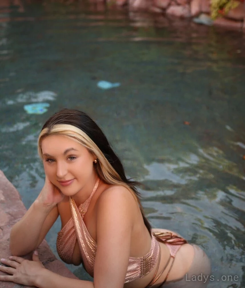 Jeannie (22) – Call Girl & Independent Escort Service in Woonsocket - Gallery Photo 3