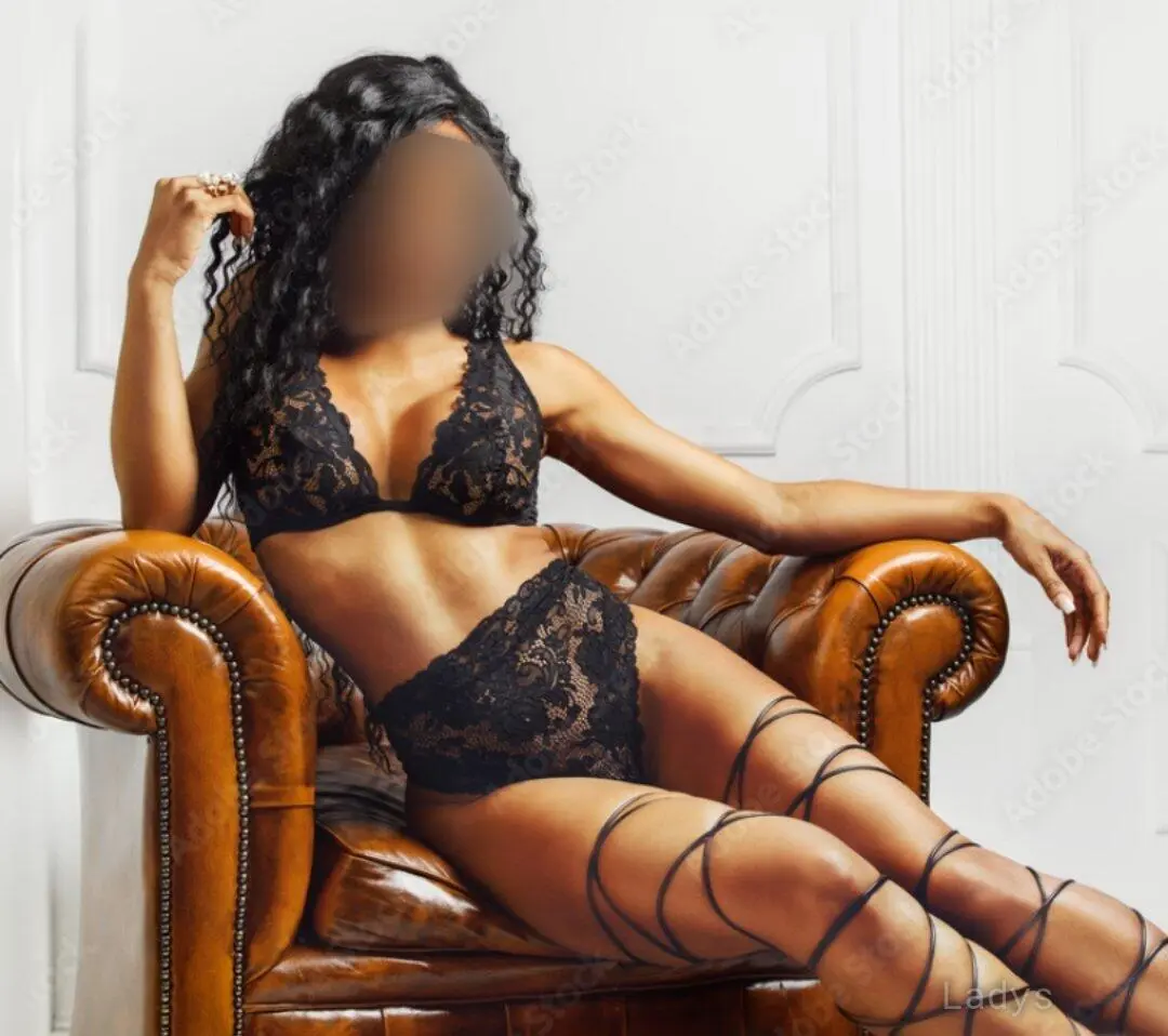 Emma (24) – Call Girl & Independent Escort Service in Worcester - Gallery Photo 4