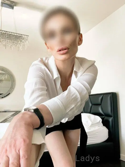 Kami (30) – Call Girl & Independent Escort Service in Wrocław - Gallery Photo 5