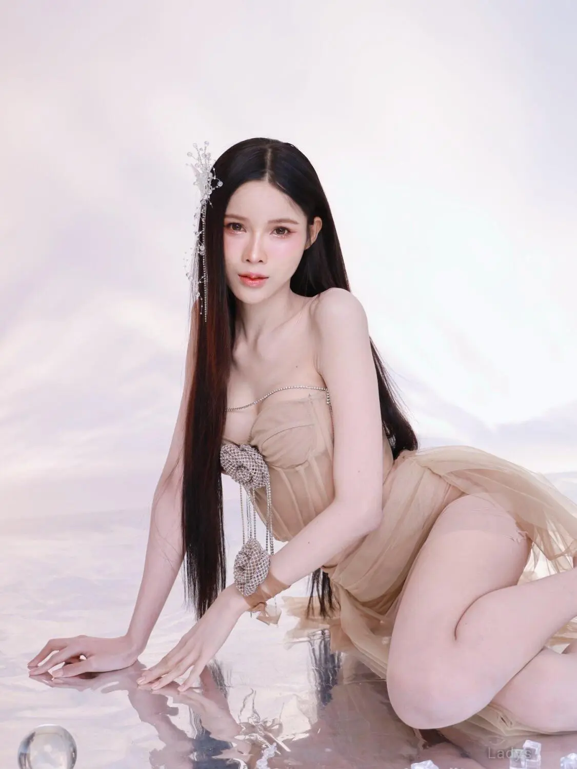 Aida (25) – Call Girl & Independent Escort Service in Xiaogan - Gallery Photo 2
