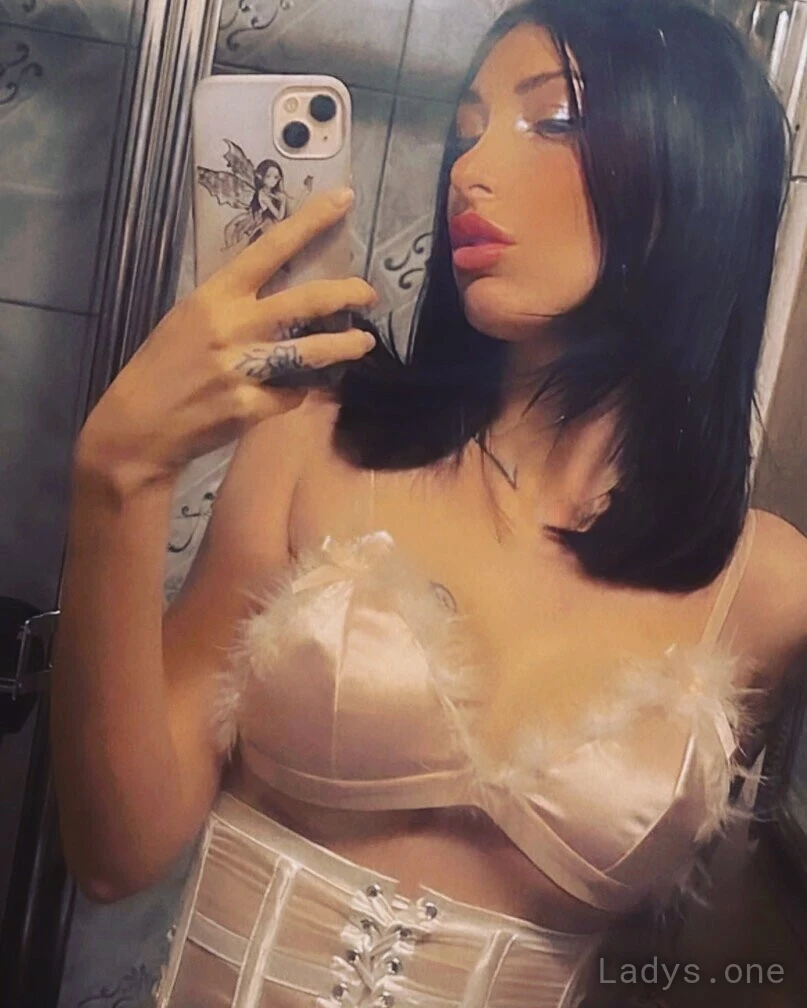 Goth Kitten (22) – Call Girl & Independent Escort Service in Yakima - Gallery Photo 2