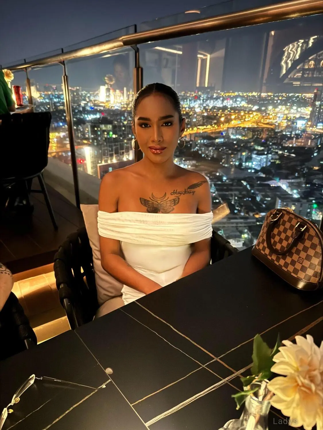 Christine (21) – Call Girl & Independent Escort Service in Yueqing - Gallery Photo 2