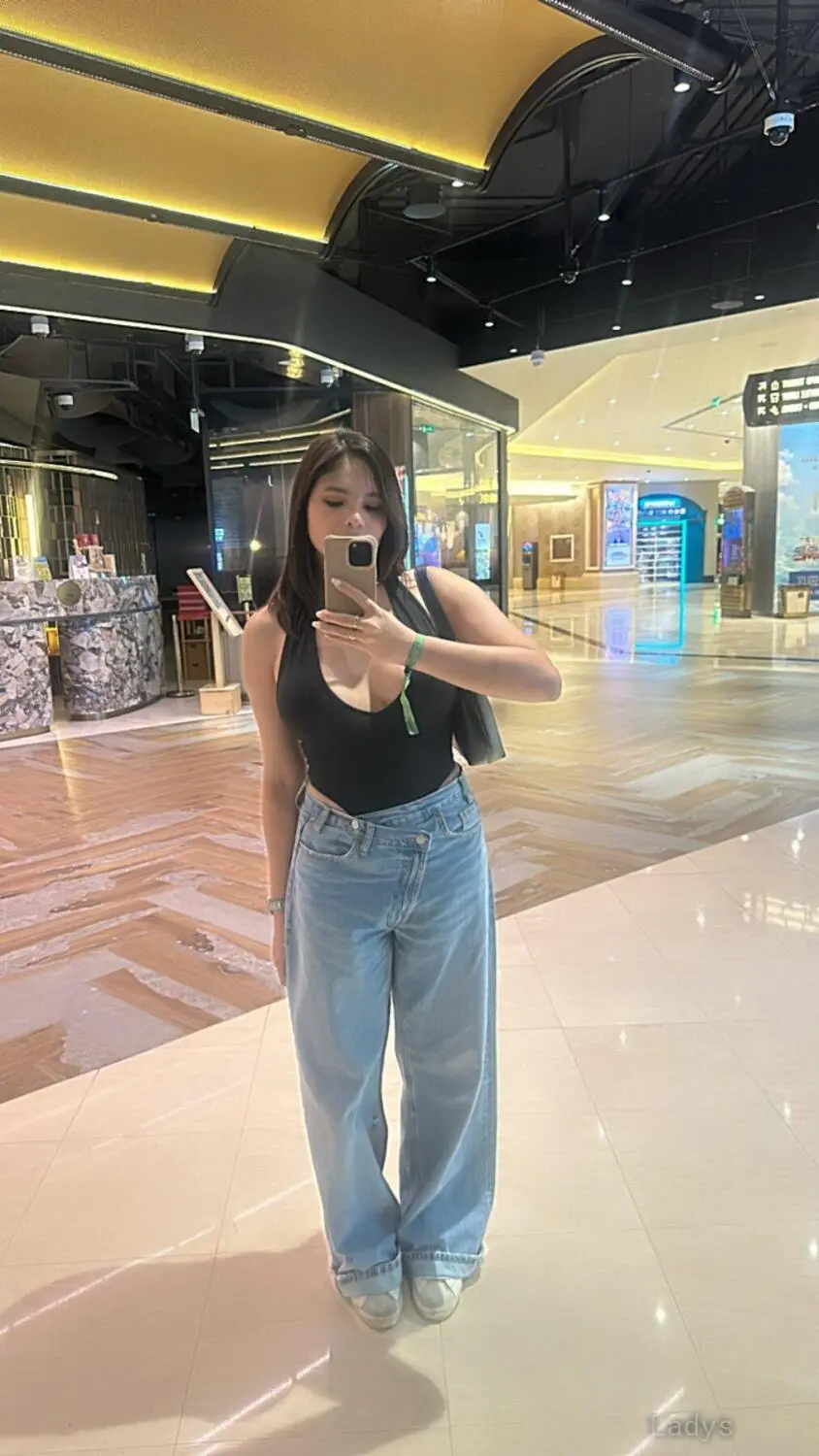 Zoya (23) – Call Girl & Independent Escort Service in Yueqing - Gallery Photo 4