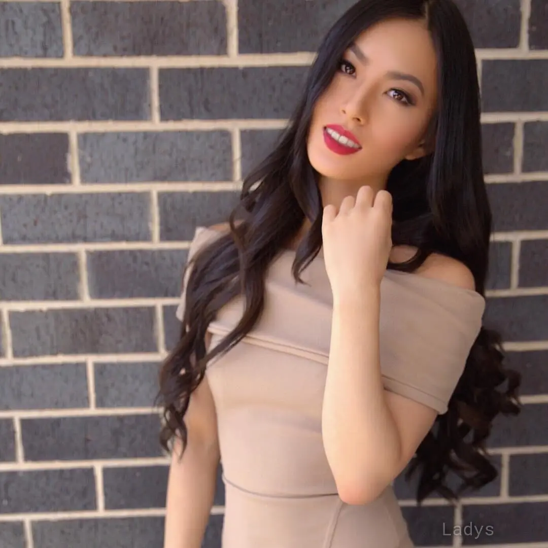 Vivian (26) – Call Girl & Independent Escort Service in Yueyang - Gallery Photo 6