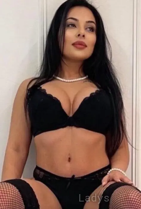 Amira (25) – Call Girl & Independent Escort Service in Zadar - Gallery Photo 4