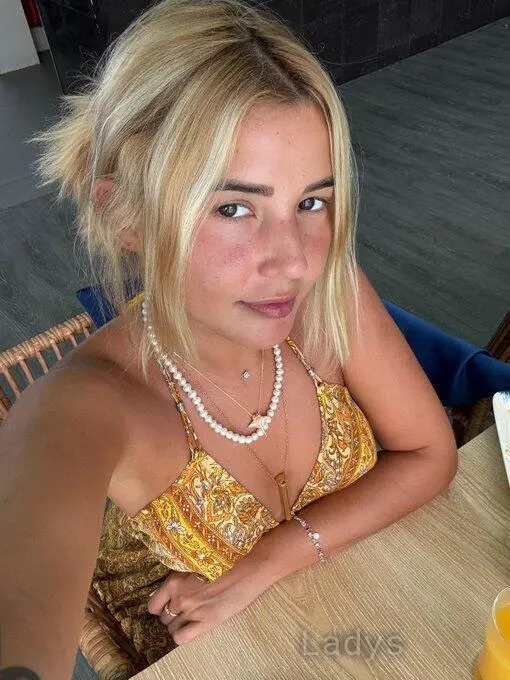 Helena Kristen (28) – Call Girl & Independent Escort Service in Zagreb - Gallery Photo 2
