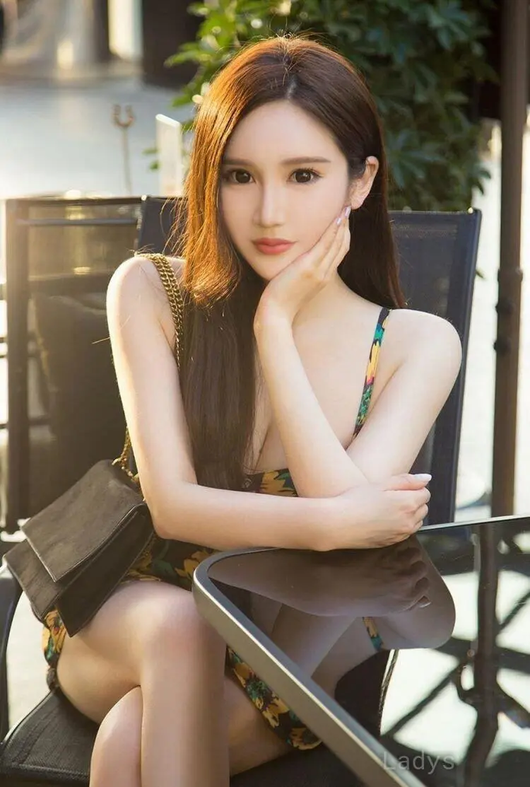 Lisa (24) – Call Girl & Independent Escort Service in Zigong - Gallery Photo 3