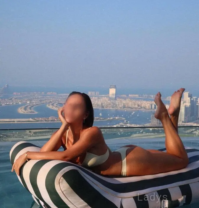 Lara (35) – Call Girl & Independent Escort Service in Zürich - Gallery Photo 3