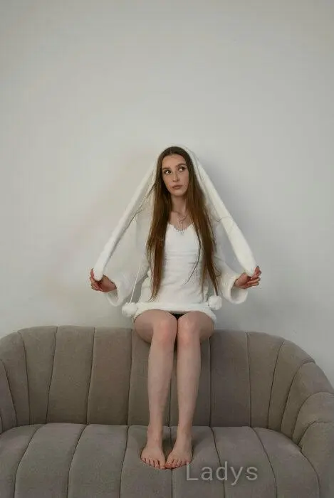 Luna (20) – Call Girl & Independent Escort Service in Zürich - Gallery Photo 4